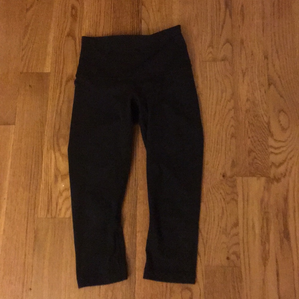Lululemon high wasted Wunder crop size 2/4